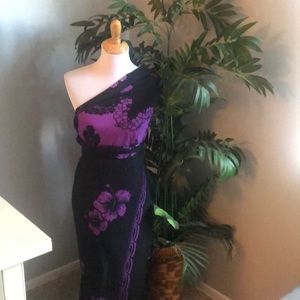 Gorgeous Purple and Black Sarong